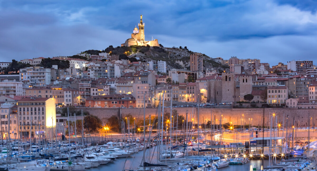 Intervention rapide à Marseille : Notre service mobile de pare-brise près de chez vous