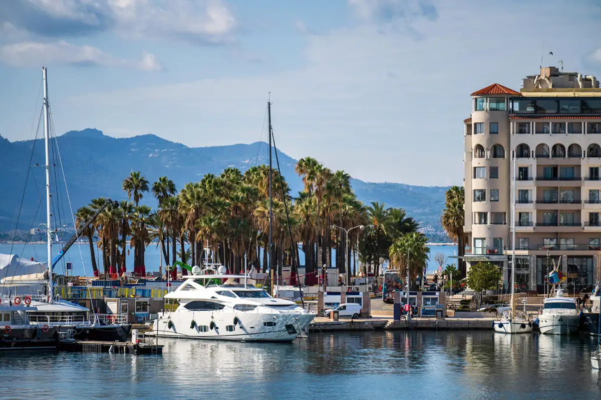 Remplacement pare-brise mobile Cannes - Croisette et port